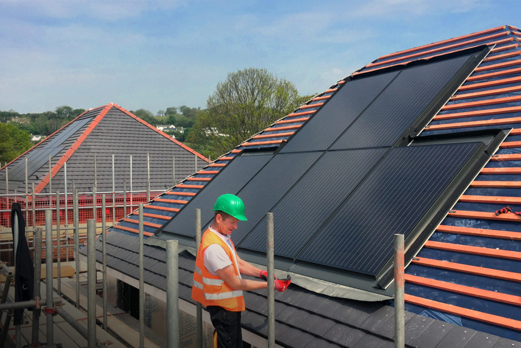 La practicidad de las tejas fotovoltaicas en el ahorro de energía doméstica e industrial